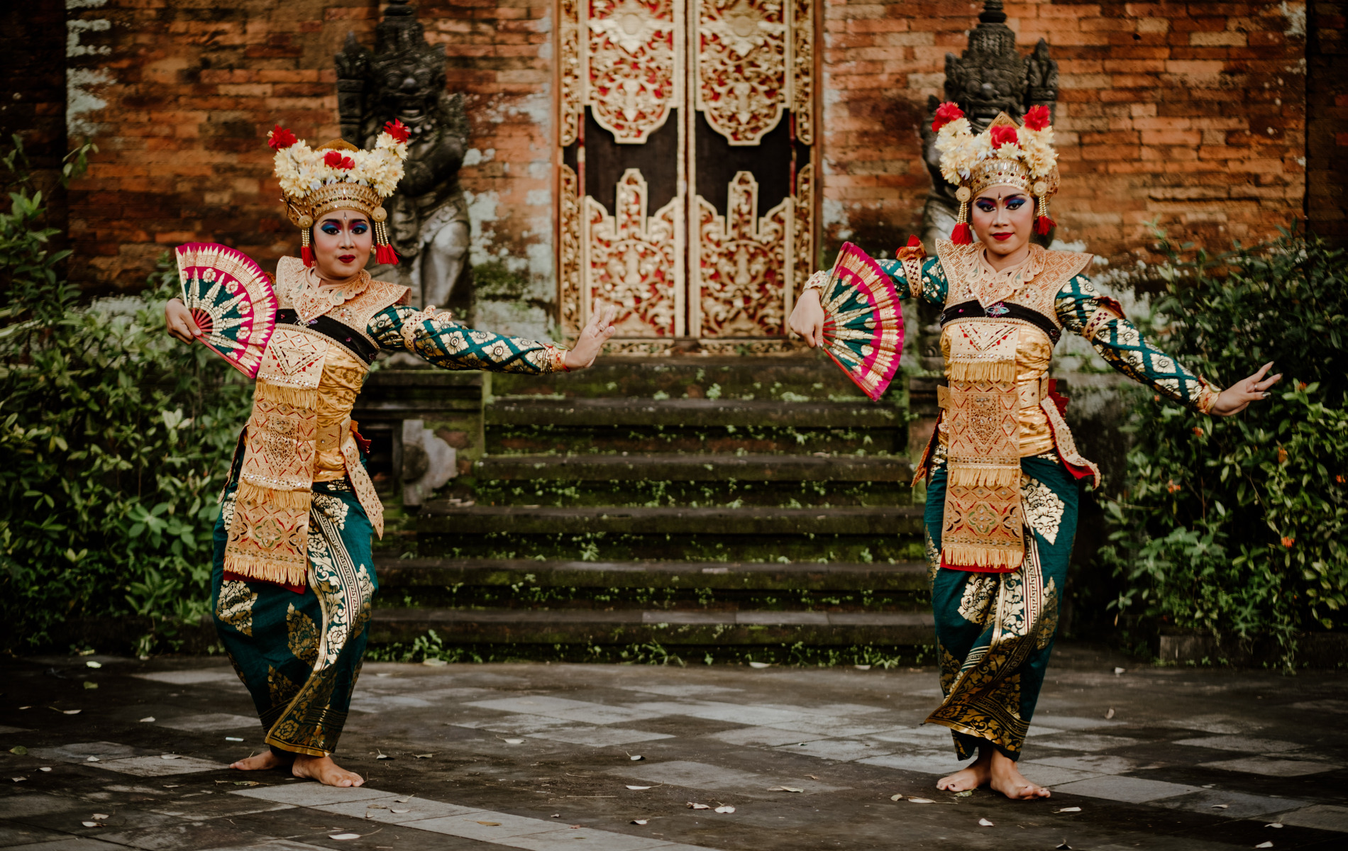 deux femme qui font une démo à Bali
