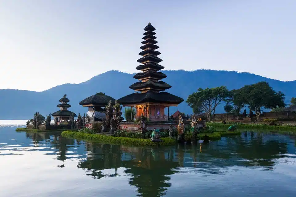 Bali temple pura ulu danau bratan Bali temple pura ulu danau bratan