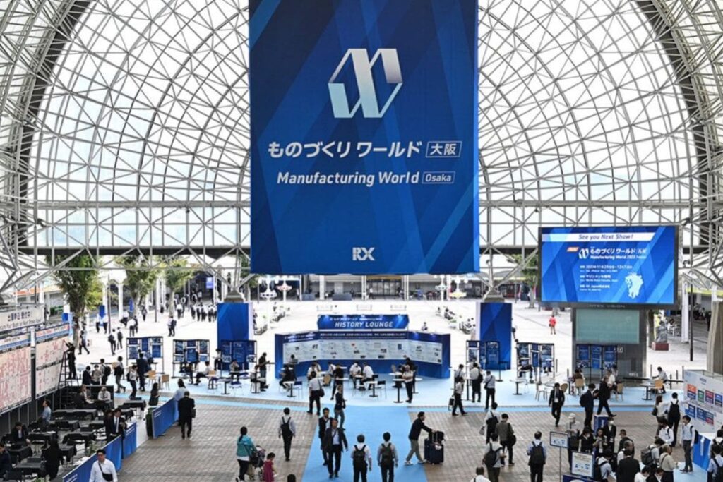 Expo Osaka 2026 – Salon industriel et innovation au Osaka Salon industriel Expo Osaka 2026 au Japon avec visiteurs et stands technologiques